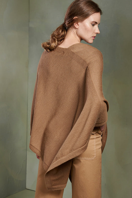 Poncho Almendra De Baby Alpaca Color Camel